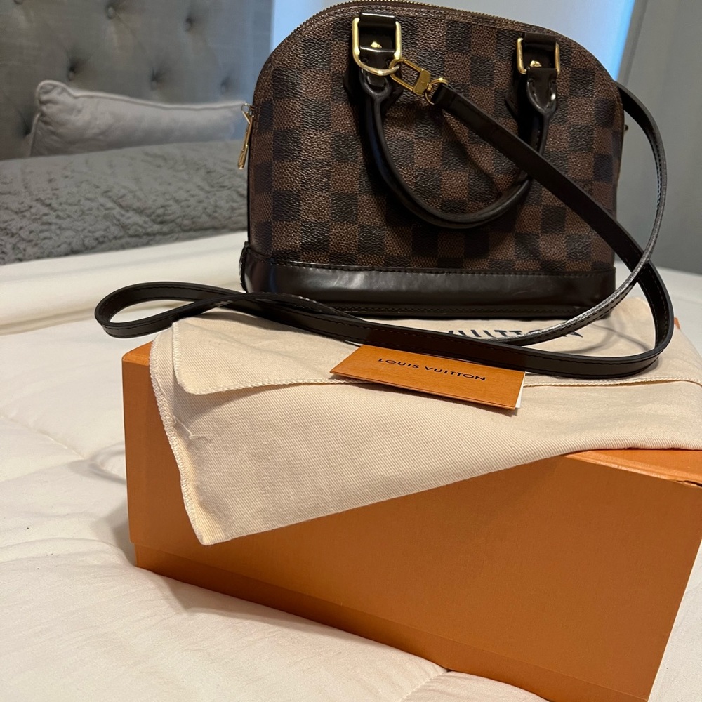 For sale in Louis Vuitton Alma bb